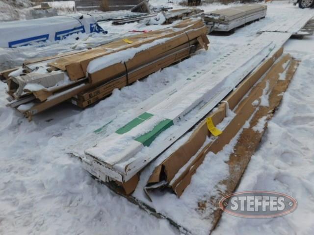 (2) Pallets steel siding and accessories_1.jpg